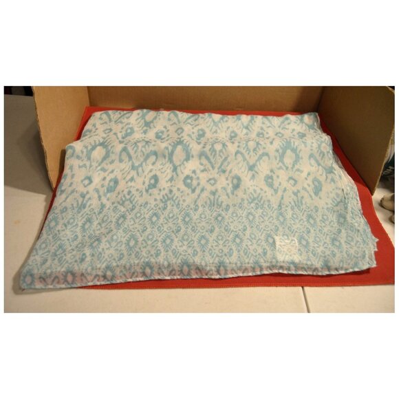 Sheer Classic Scarf Wrap White & Green Geometric Pattern Wide ~68" x 27" - Picture 1 of 1